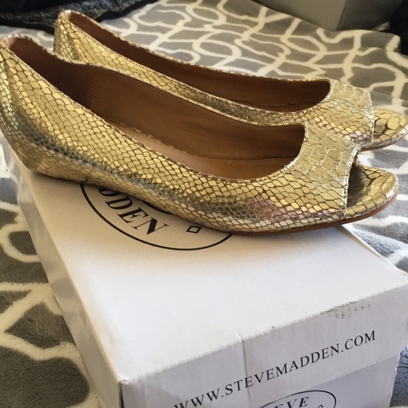 Steve Madden flats. - Picture 2 of 4